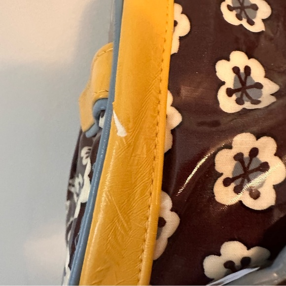 Vera Bradley Rare All-Over Patent Frill Travel Tote Buttercup Yellow Floral - Picture 5 of 14